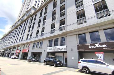 Equine Residence Shoplot