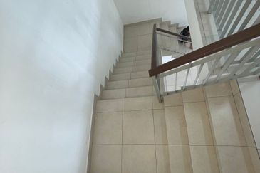 PELANGI HEIGHTS (TAMAN KAYANGAN)