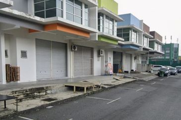Medan Perniagaan Senawang Jaya, Senawang, Negeri Sembilan 1.5 Storey Link Factory/Warehouse For Rent