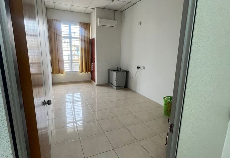 Oakland Commercial Centre