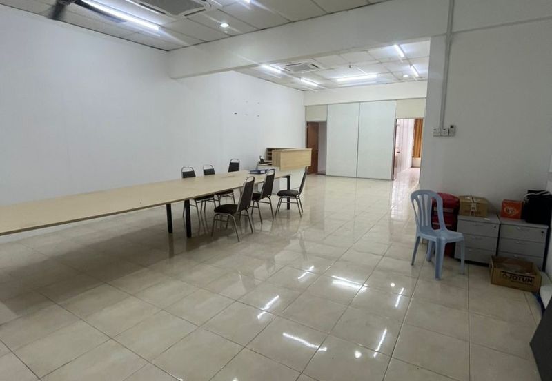 Oakland Commercial Centre