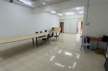 Oakland Commercial Centre