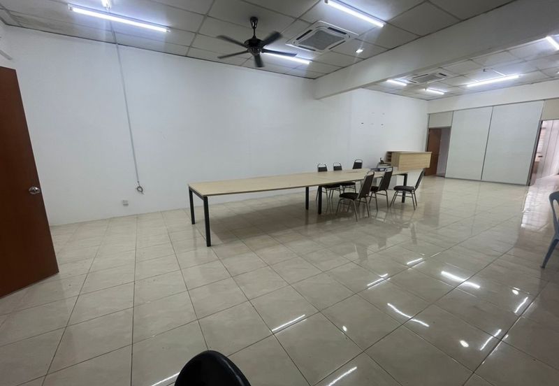 Oakland Commercial Centre