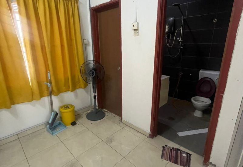 Oakland Commercial Centre