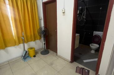 Oakland Commercial Centre