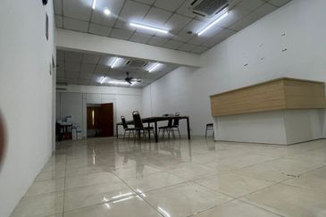 Oakland Commercial Centre