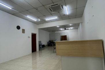 Oakland Commercial Centre