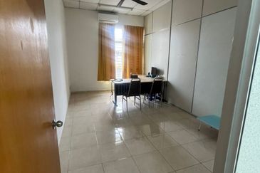 Oakland Commercial Centre