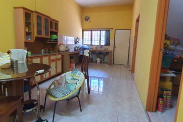 Taman Damai, Sungai Pelek, Selangor @ Single Storey Terrace House For Sale Good Condition