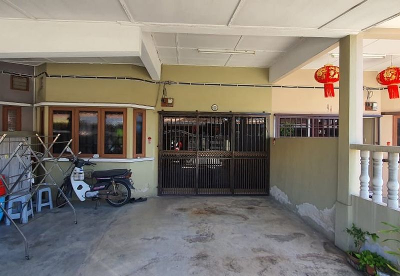 Taman Damai, Sungai Pelek, Selangor @ Single Storey Terrace House For Sale Good Condition