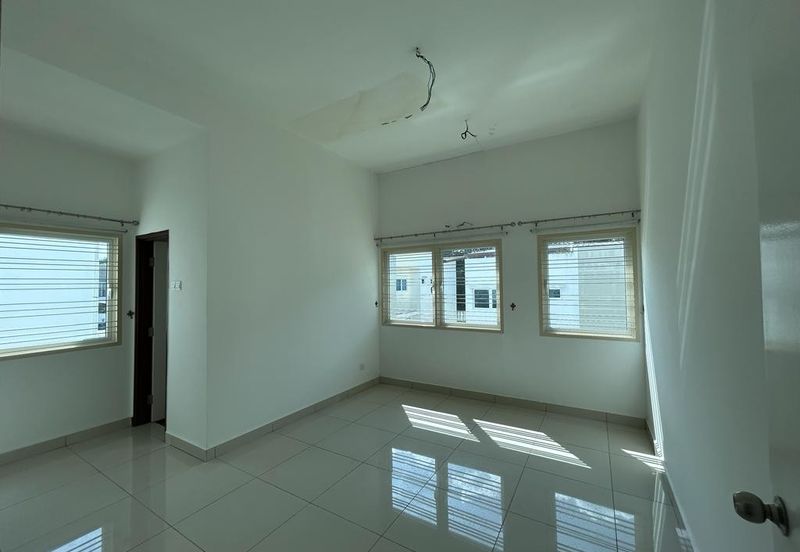 PELANGI HEIGHTS (TAMAN KAYANGAN)