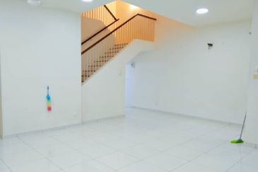 BANDAR AINSDALE FASA 3B (TENANG)