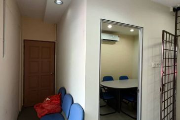 Oakland Commercial Centre