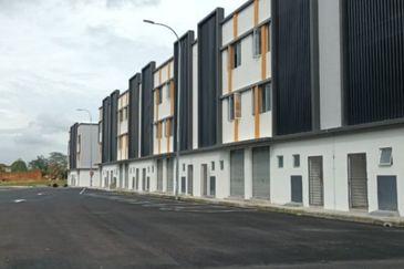 Alpinia Retail Avenue