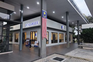 Anika @ Bandar Ainsdale