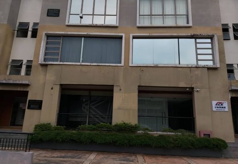 Ritze Perdana Business Center