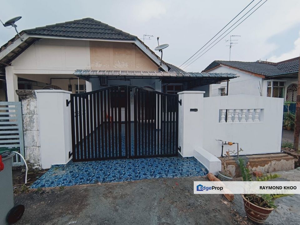 Taman Universiti Single Storey Terrace House for Sale RM385,000 By