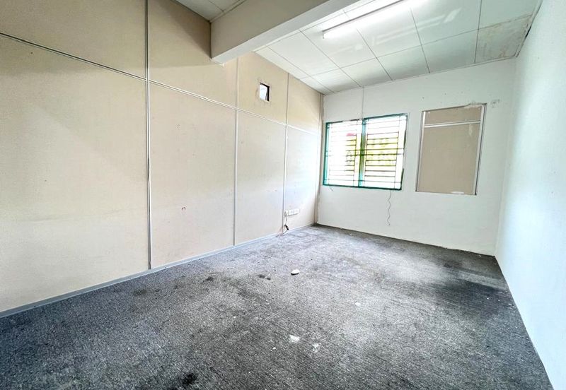 Jalan Damar, Glenmarie Cove, Port Klang 2 Storey Shop Lot For Rent