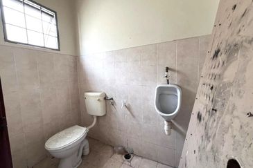 Bayu Tinggi Commercial Centre -Taipan