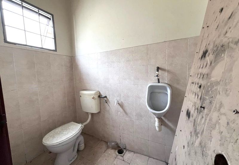 Bayu Tinggi Commercial Centre -Taipan