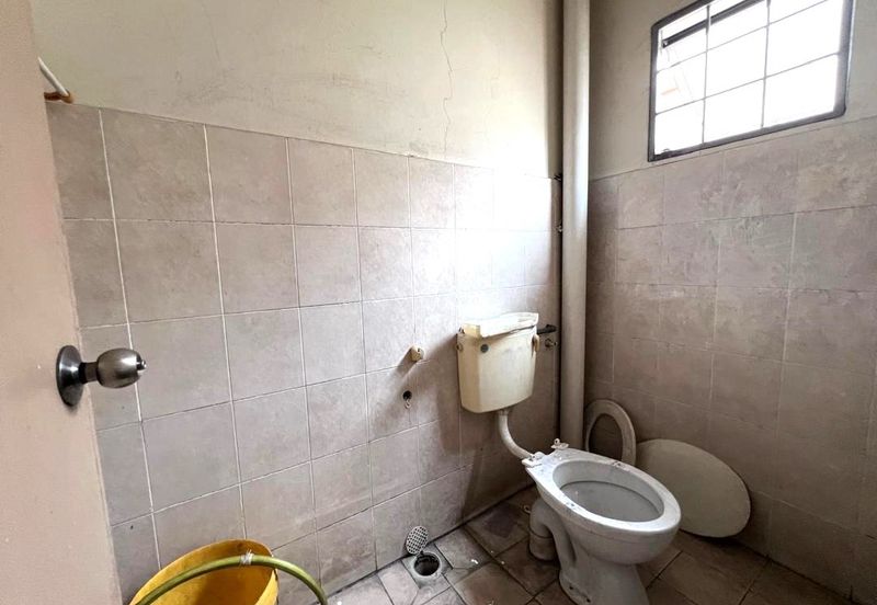 Bayu Tinggi Commercial Centre -Taipan