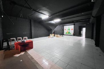 Bayu Tinggi Commercial Centre -Taipan