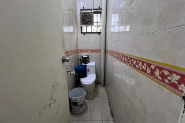 Bayu Tinggi Commercial Centre -Taipan