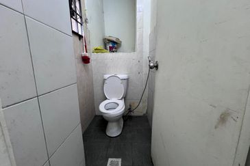 Bayu Tinggi Commercial Centre -Taipan