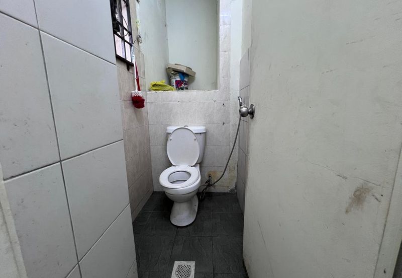 Bayu Tinggi Commercial Centre -Taipan