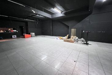 Bayu Tinggi Commercial Centre -Taipan