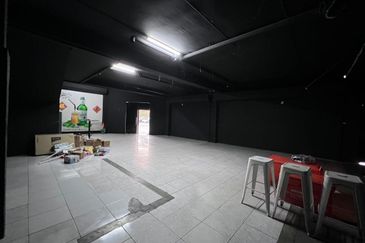 Bayu Tinggi Commercial Centre -Taipan