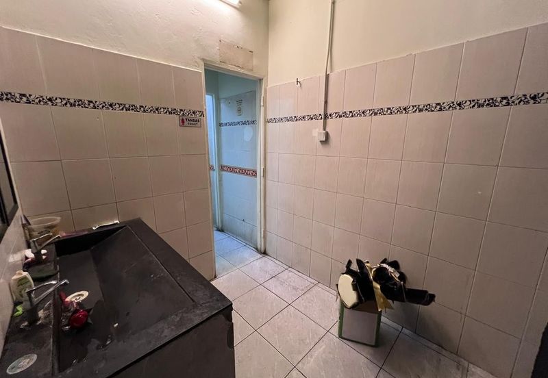 Bayu Tinggi Commercial Centre -Taipan