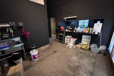 Bayu Tinggi Commercial Centre -Taipan