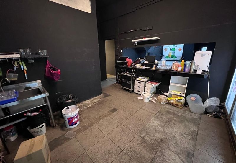 Bayu Tinggi Commercial Centre -Taipan