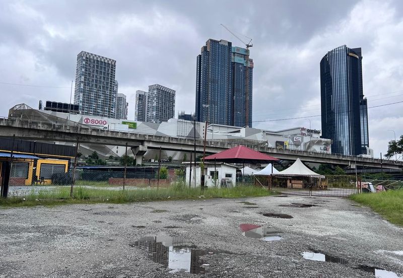 Jalan Batu Tiga Lama