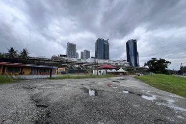 Jalan Batu Tiga Lama