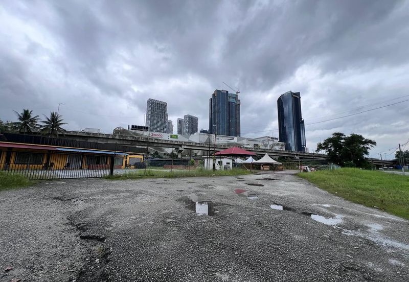 Jalan Batu Tiga Lama