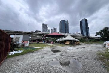 Jalan Batu Tiga Lama