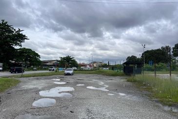 Jalan Batu Tiga Lama