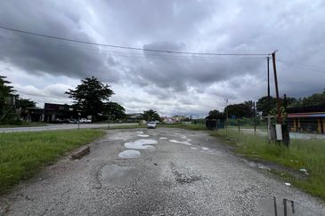 Jalan Batu Tiga Lama