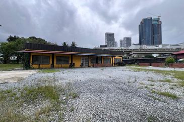 Jalan Batu Tiga Lama