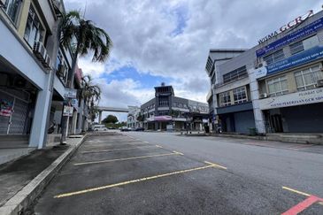 Bayu Tinggi Commercial Centre -Taipan