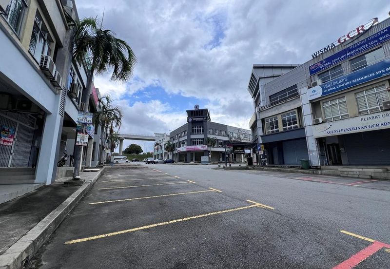 Bayu Tinggi Commercial Centre -Taipan
