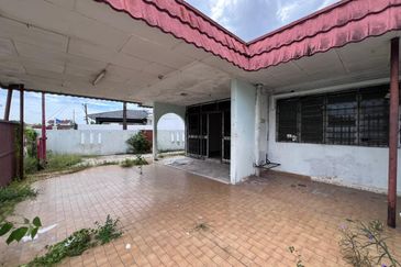 Taman Tepi Sungai ( Taman Teluk Pulai Indah )