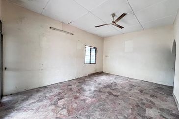 Taman Tepi Sungai ( Taman Teluk Pulai Indah )