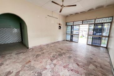 Taman Tepi Sungai ( Taman Teluk Pulai Indah )