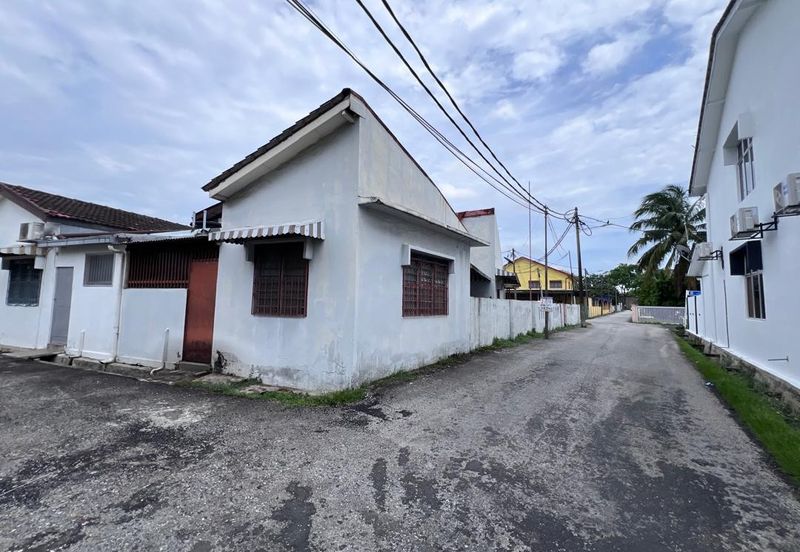 Taman Tepi Sungai ( Taman Teluk Pulai Indah )