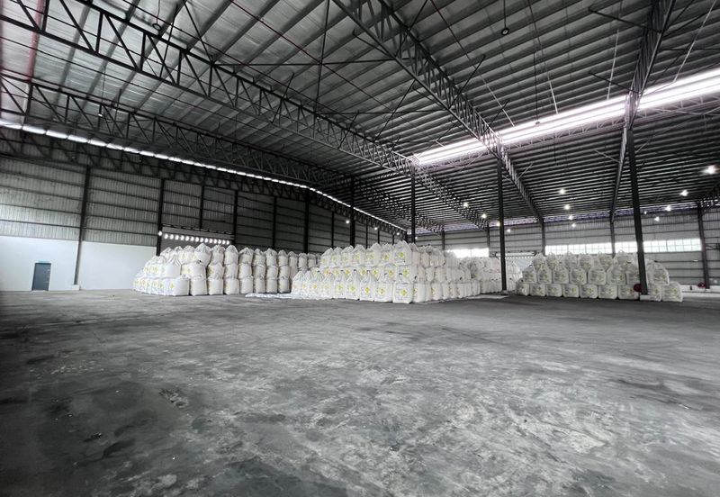 West Port, Pulau Indah