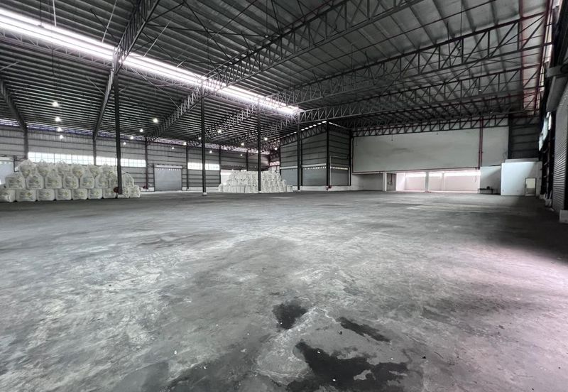 West Port, Pulau Indah