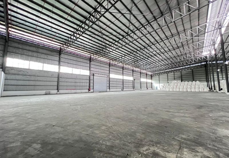 West Port, Pulau Indah